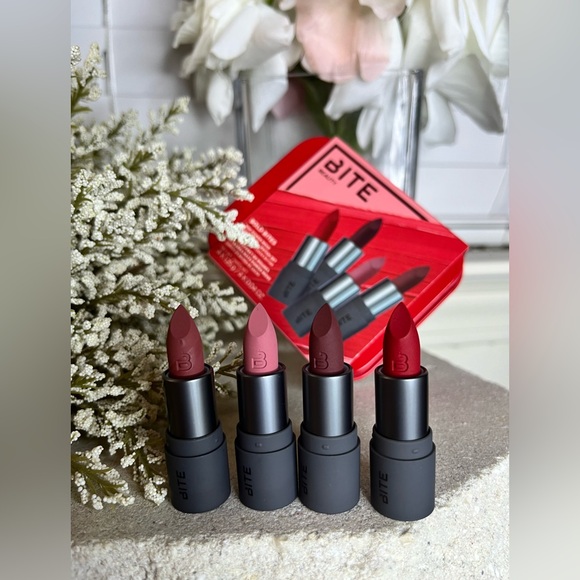 NIB - Bite Beauty - Bold Bites Mini Power Move Soft Matte Lipstick Set (4) - Picture 1 of 1